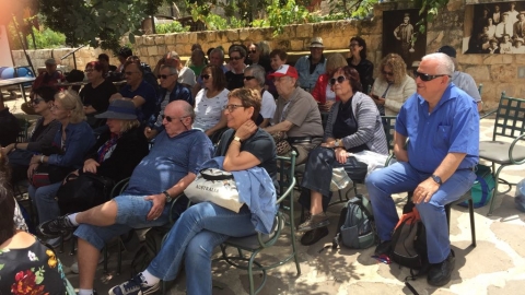 טיולים מזמרים