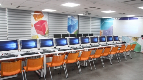 כיתת המחשבים.JPG